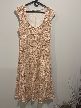 Old Navy Tan and Ivory Printed Sleeveless Midi Dress